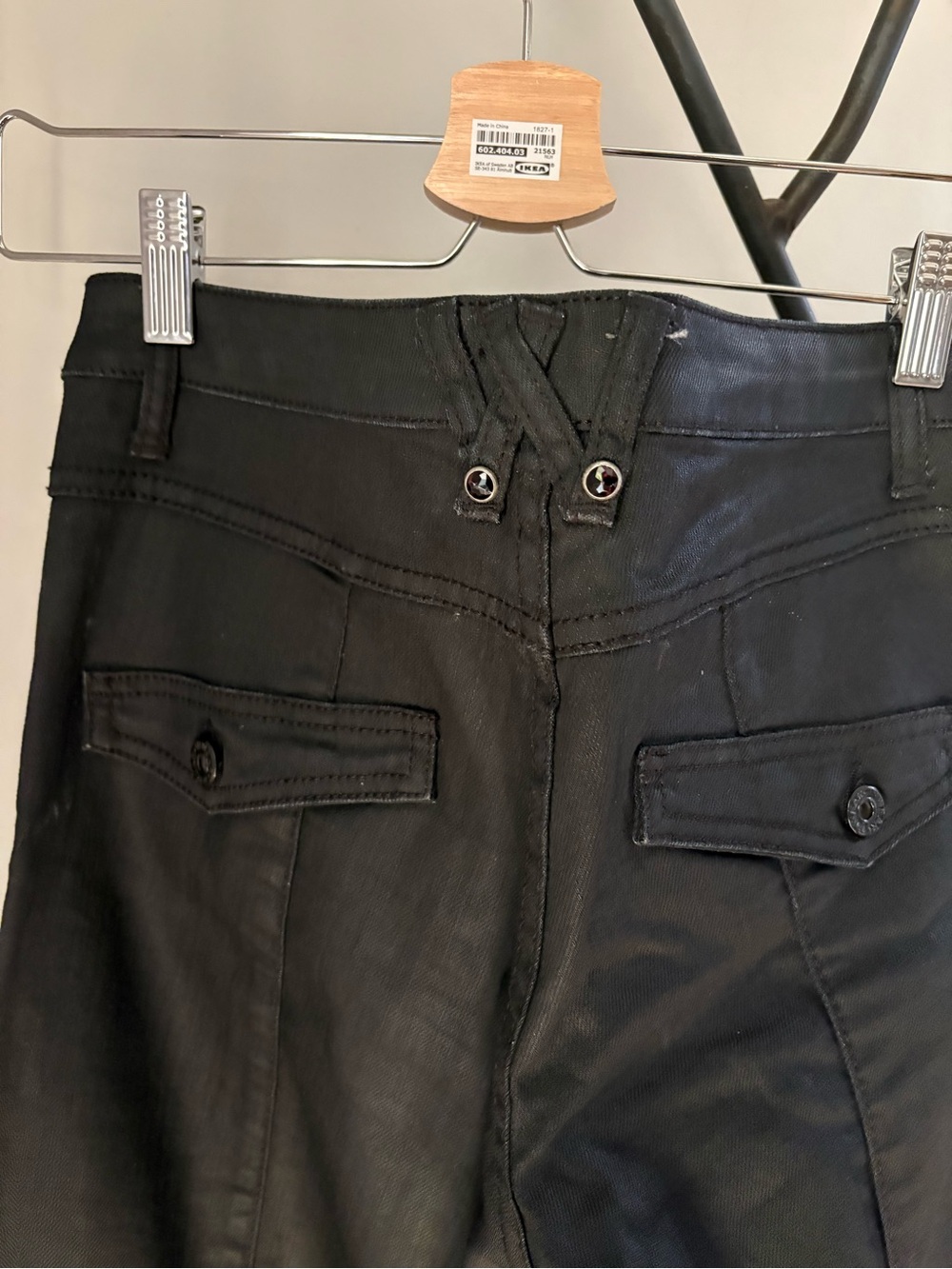 Inwear - Black Women’s Straight Leg Jeans with Button-Flap Pockets